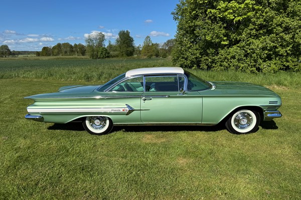 Chevrolet Impala Sportcoupe. Totalrenoverad med NOS delar.