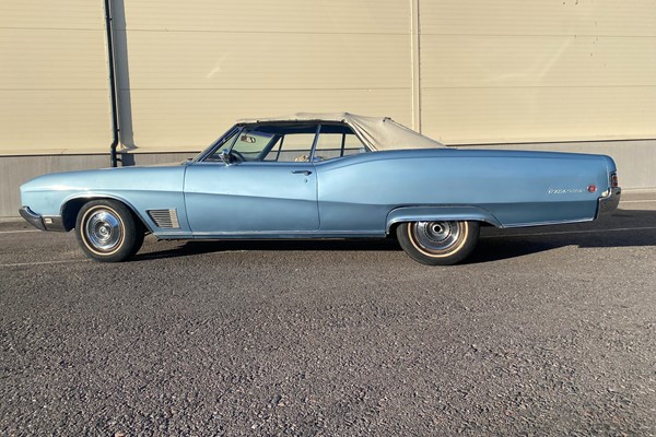 Buick Wildcat Custom