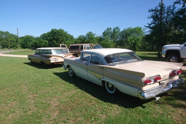 Ford Fairlane