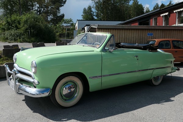 Ford Custom