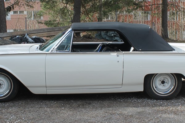 Ford Thunderbird