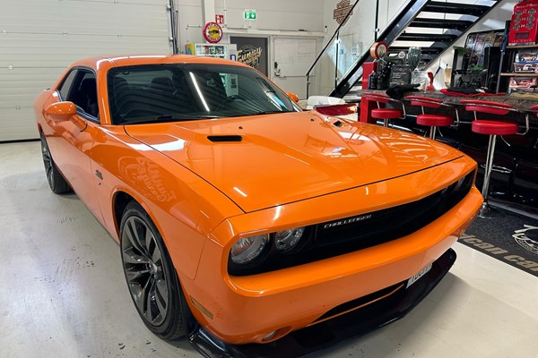 Dodge Challenger SRT8 476hk clean carfax