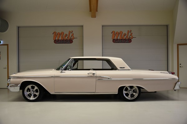 Mercury Monterey 2-dr HT