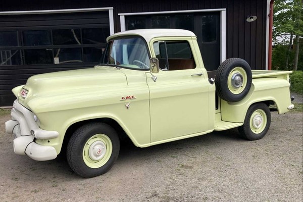 GMC 100 Shortbed Stepside Pickup