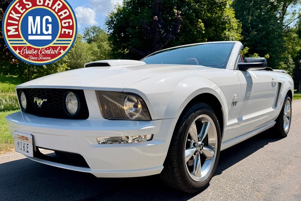 FORD MUSTANG GT CABRIOLET 4.6L V8 ★ MYCKET SOMMARNÖJE FÖR PENGARNA!