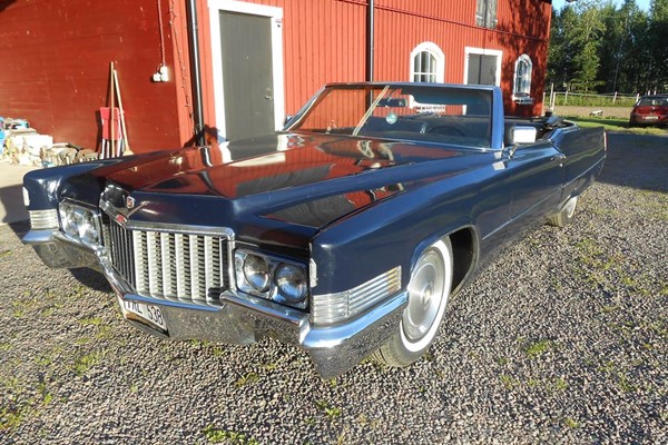 Cadillac De Ville Cab