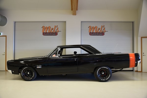 Plymouth Sport Fury 2-dr HT