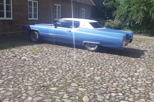 Cadillac De Ville