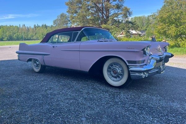 Cadillac Series 62 Convertible