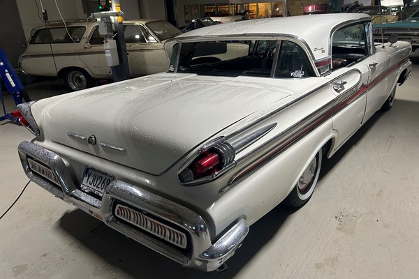 Mercury Turnpike Cruiser