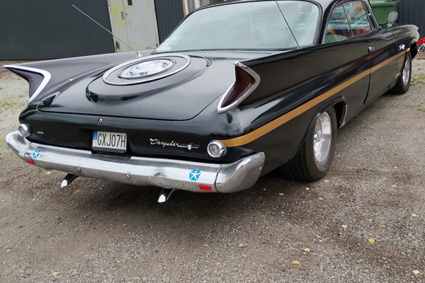 Chrysler Saratoga