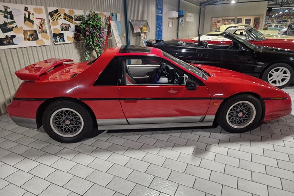 Pontiac Fiero. Fiero