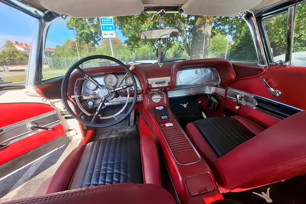 Ford 2 dr HT