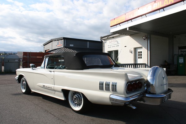Ford Thunderbird