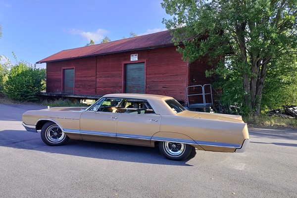BUICK Electra 225 Custom 4 dr HT
