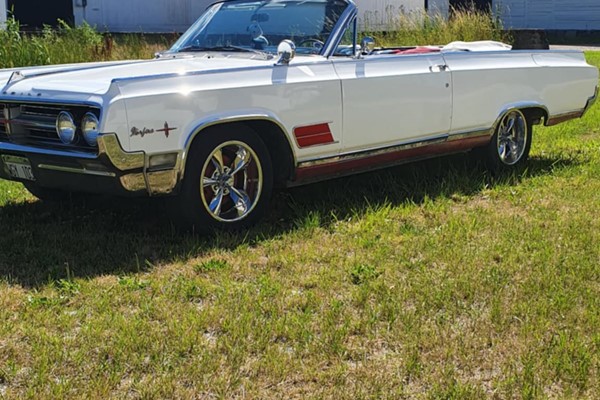 Oldsmobile Starfire cab