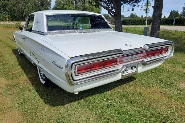 Ford Thunderbird Town Hardtop