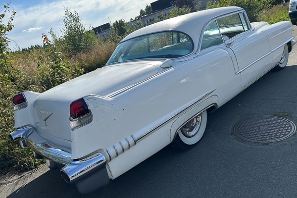Cadillac De Ville