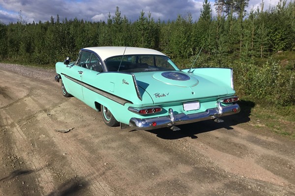 Plymouth Belvedere
