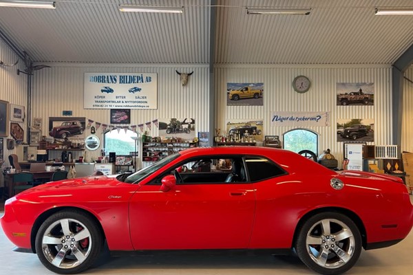 Dodge Challenger 5,7 Hemi Manuel!  Clean Carfax! Clean titel.