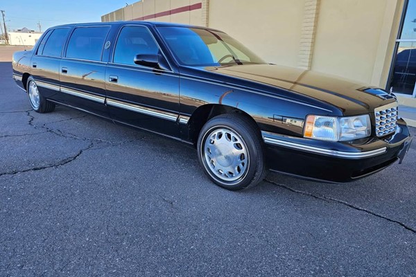 CADILLAC DEVILLE LIMOUSINE