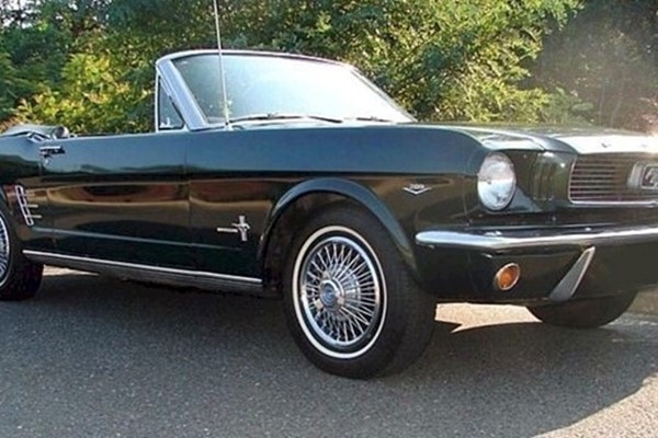 Ford Mustang cab