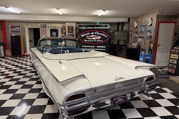 Ford Galaxie Sunliner cab