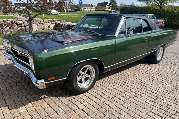 Plymouth GTX Convertible. 440 / 4 vxl manuell. PS. PB. 1 av 701 ex.