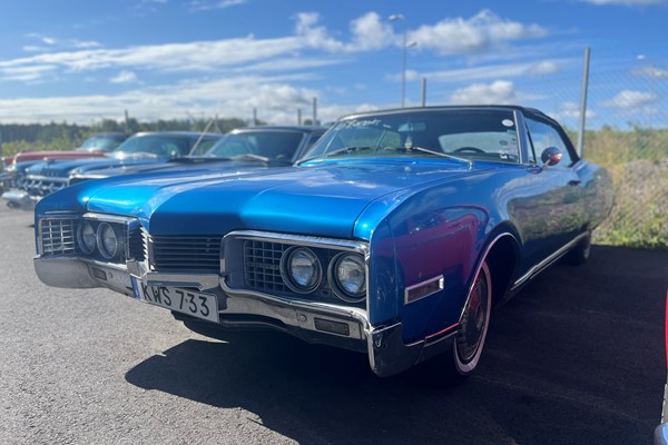 Oldsmobile Nintey-eight