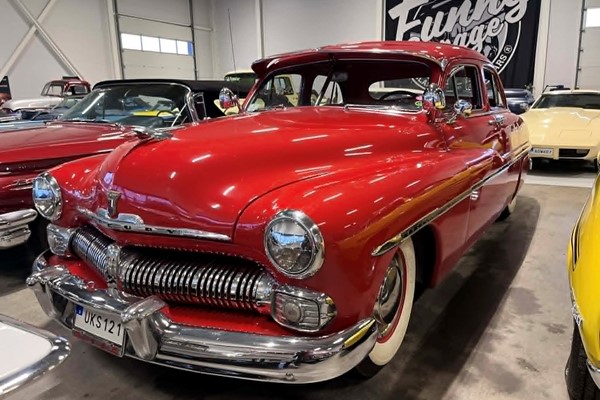 Mercury Eight Sport Sedan