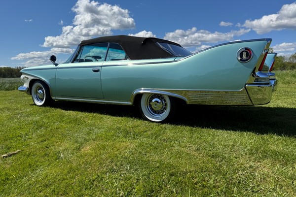 Plymouth Fury Convertible. V8/aut. PS. PB. Swivel Seat. Svensk helrenovering