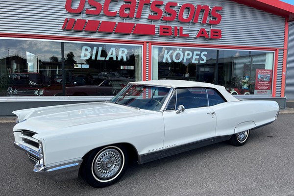 Pontiac Bonneville Convertible. PS. PB. Power Meet vinnare