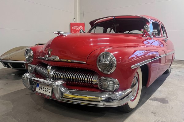 Mercury Eight Sport Sedan