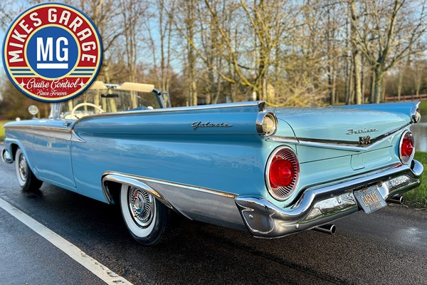 FORD FAIRLANE GALAXIE SUNLINER CONVERTIBLE ★ HELRENOVERAD BIL MED 300 HP 352"!