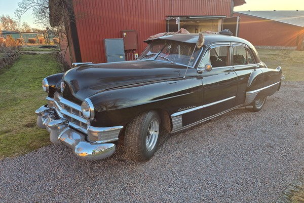 Cadillac sedan 4d