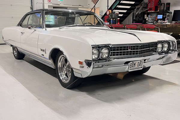 Oldsmobile Ninety-Eight coupé