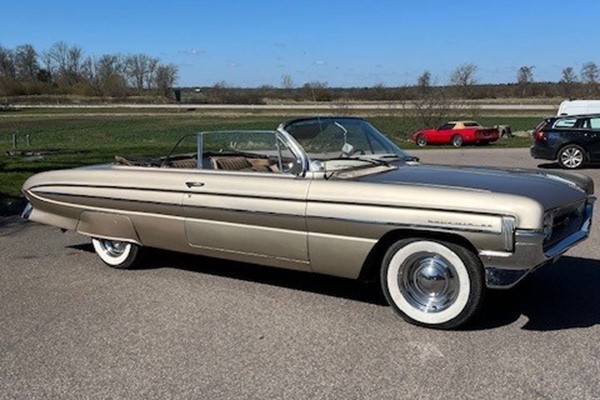 Oldsmobile Dynamic 88