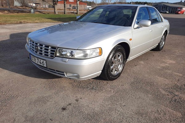 Cadillac STS