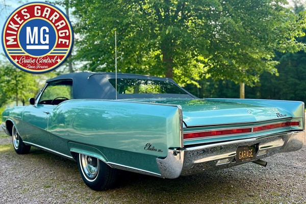 BUICK 225 CUSTOM CONVERTIBLE ★ EN EXTRA LÄCKER "DEUCE-AND-A-QUARTER"!