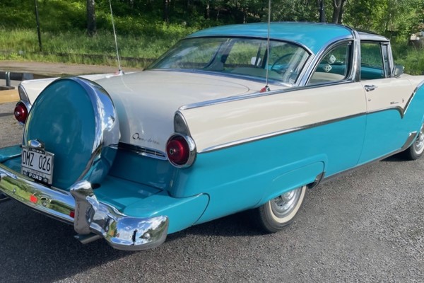 Ford Fairlane