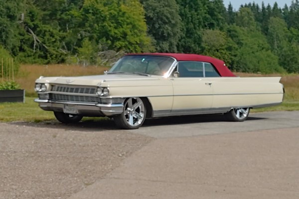 Cadillac De Ville Cab