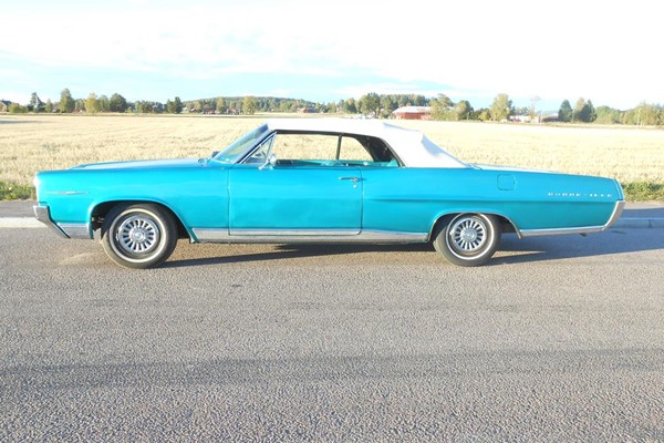 Pontiac Bonneville Cab