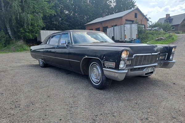 Cadillac Fleetwood limousine