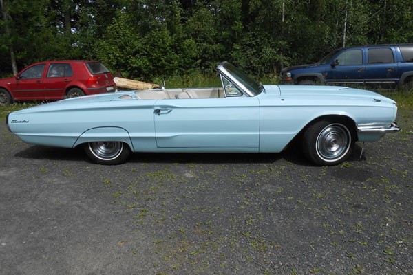 Ford Thunderbird Cab