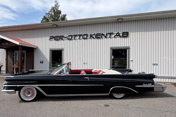 Oldsmobile 98 Cab