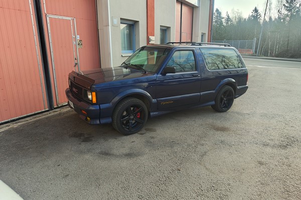 GMC Typhoon