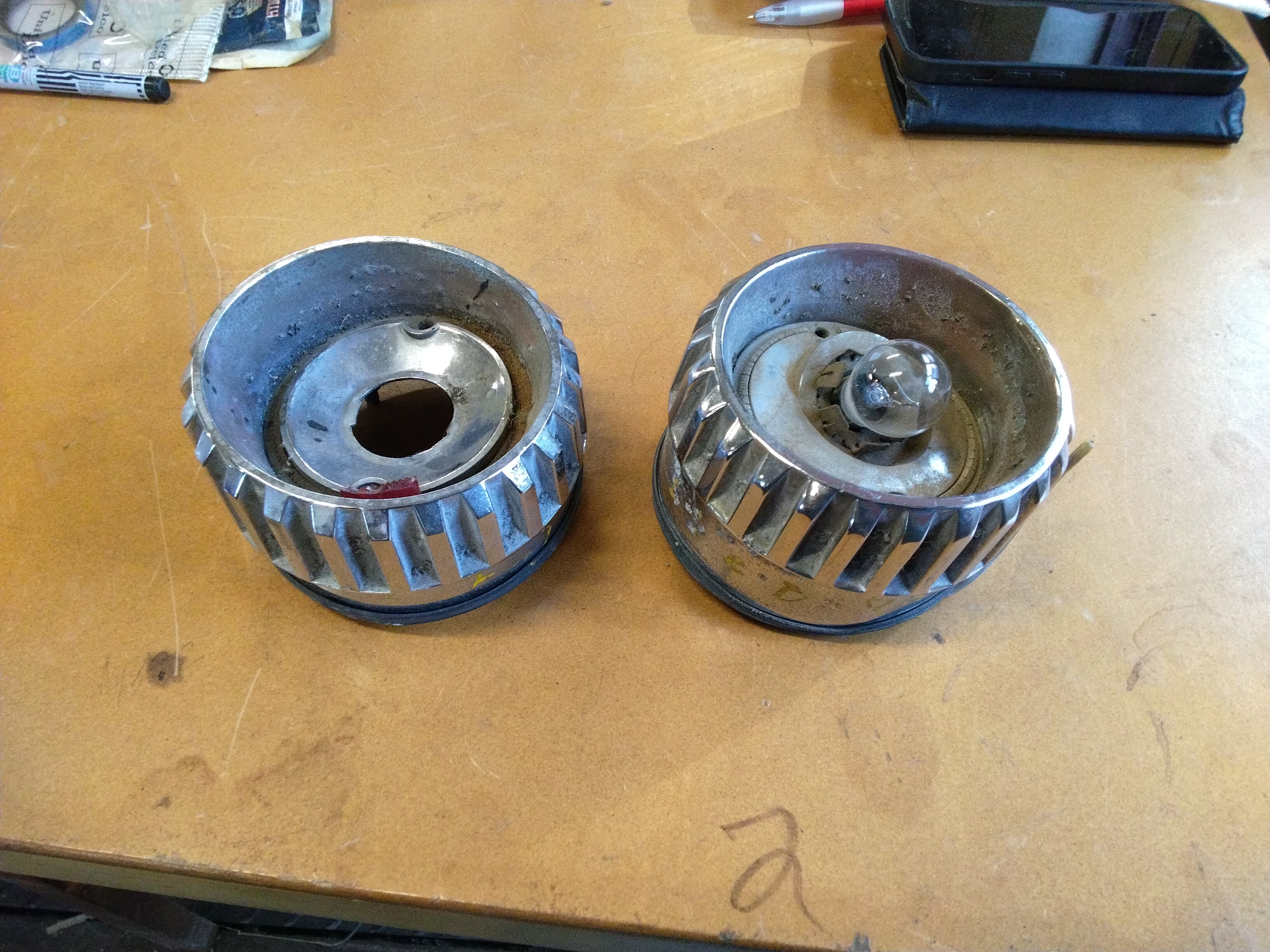 Plymouth 61 krom bakljus