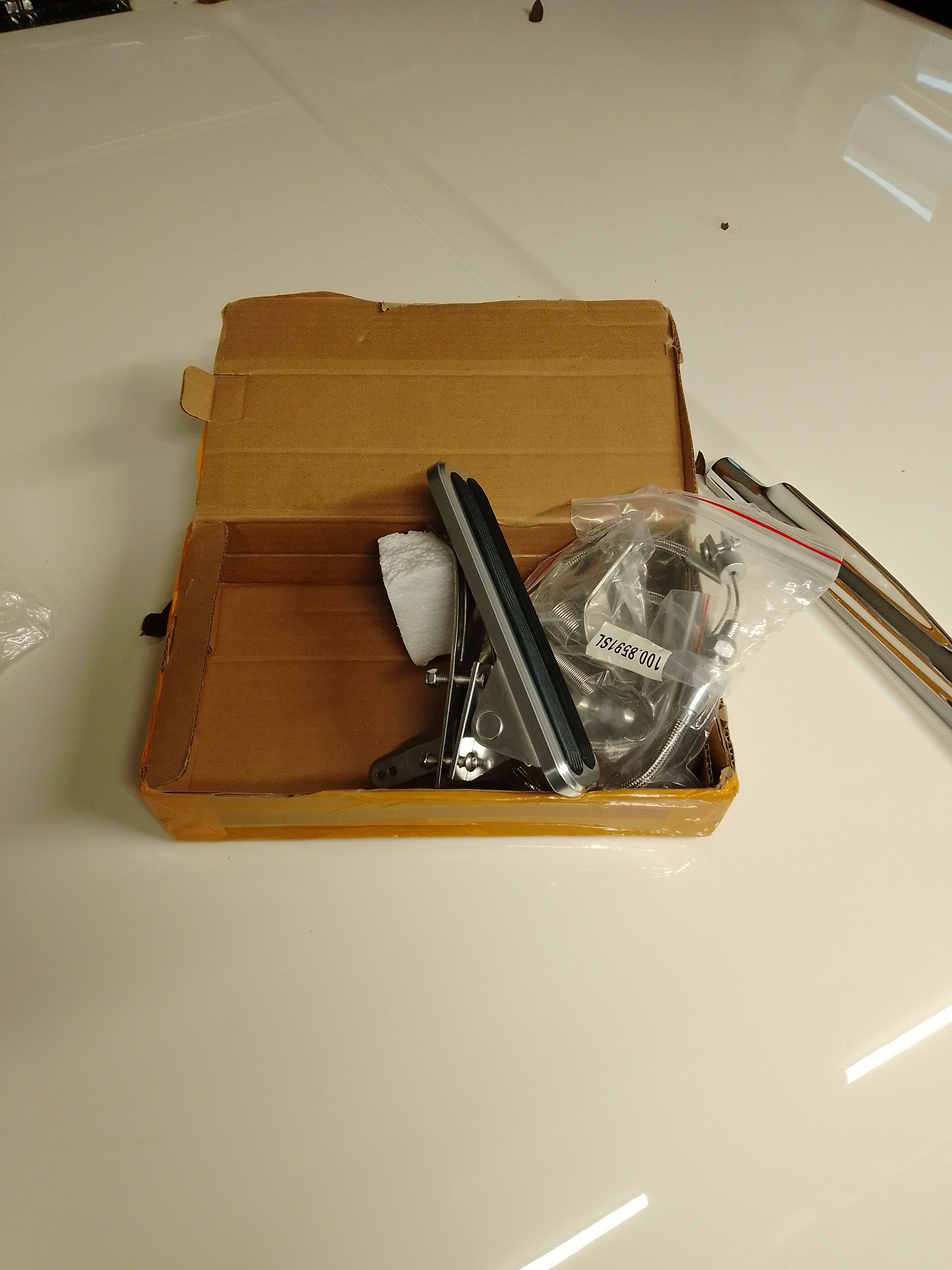 Gaspedal universal med vajer