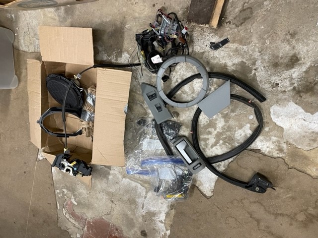 Div delar från skrotad Mustang GT Cab