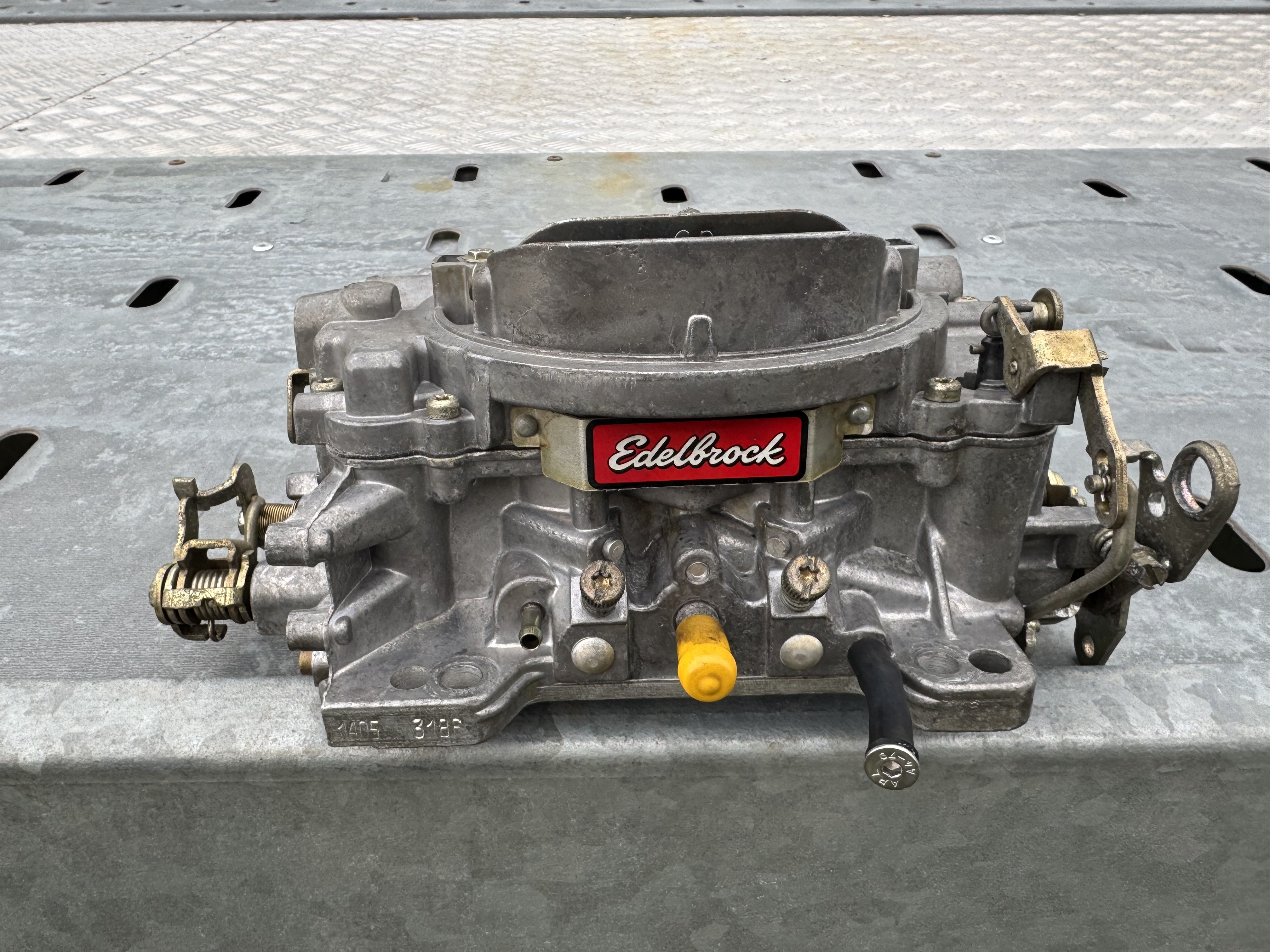 Edelbrock 1405. 600 CFM